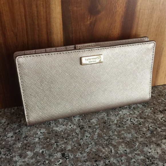 Kate Spade Laurel Way Stacy Metallic Gold Wallet - Picture 1 of 8